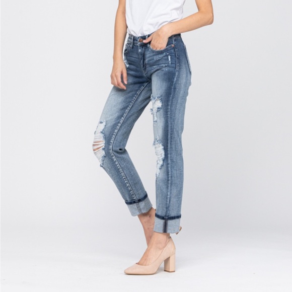 RESTOCK! Judy Blue destroyed bleach splash boyfriend jeans! - Picture 5 of 10